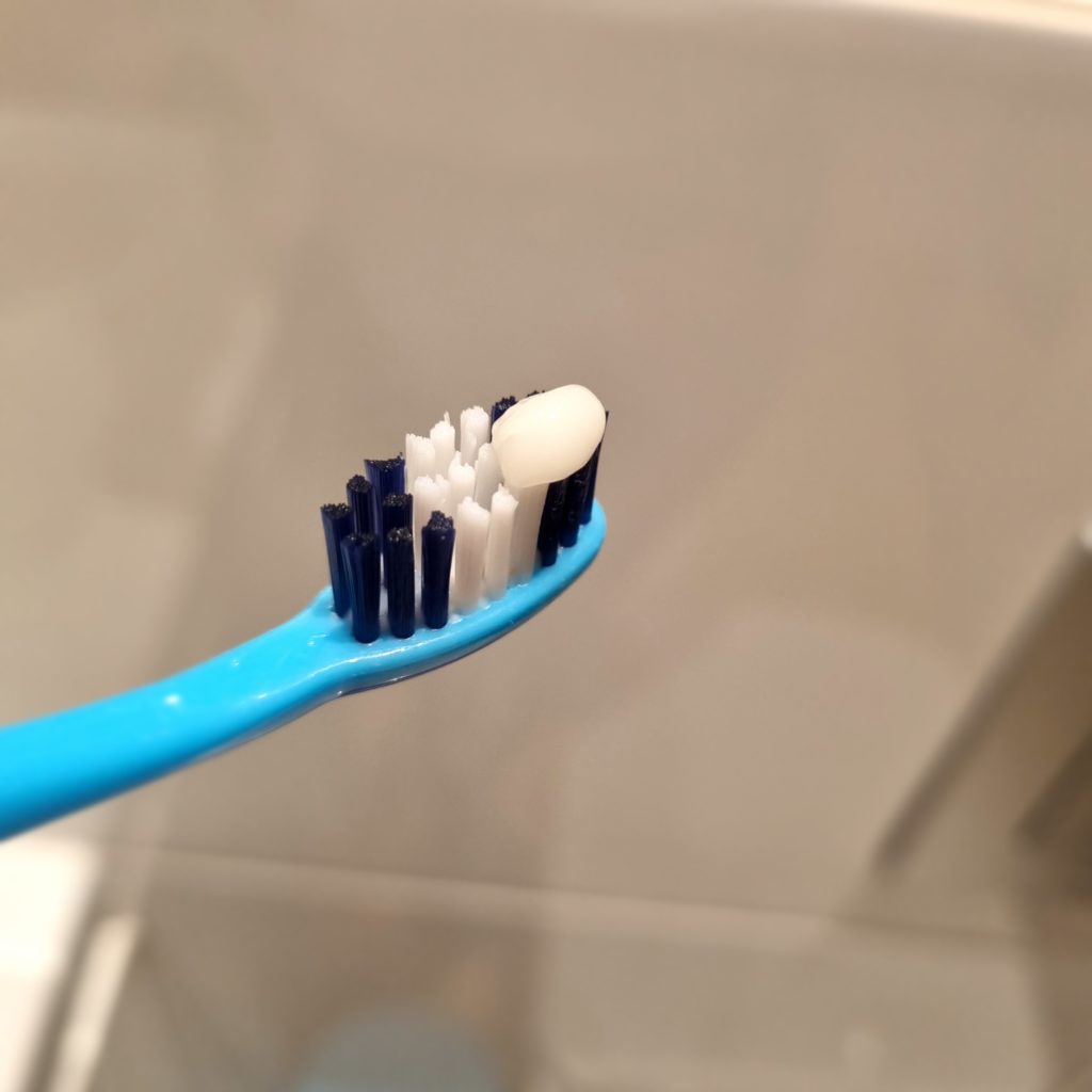 Czym myć zęby